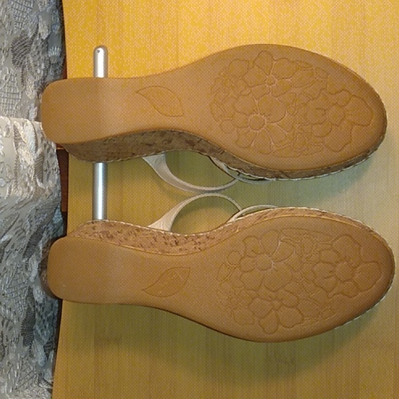 BORN b.o.c Concept Jamaica Slides White/Clay Cork Wedge Thong  Sandals size 8 M - Picture 14 of 16